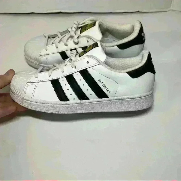ADDIAS Unisex Kid’s Superstar White Black Stripe Sz 3 School Preppy Classic - Picture 4 of 11